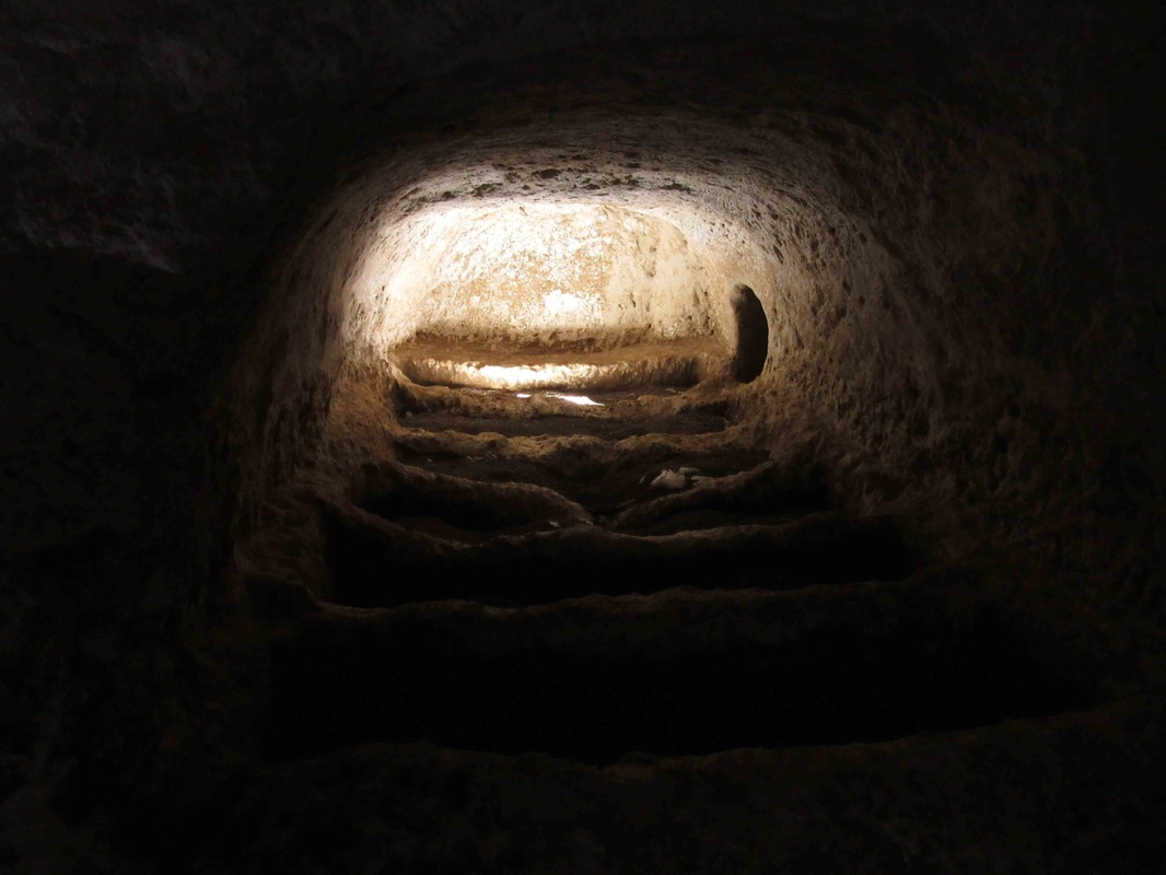 Infilata di Tombe, Villagrazia di carini, catacombe, magi