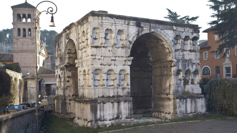Roma, l'Arco di Giano al Foro Boario