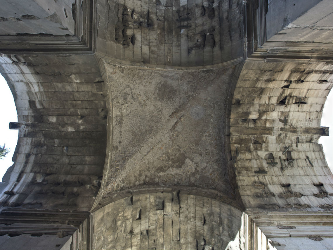 La visione da sotto l'Arco di Giano