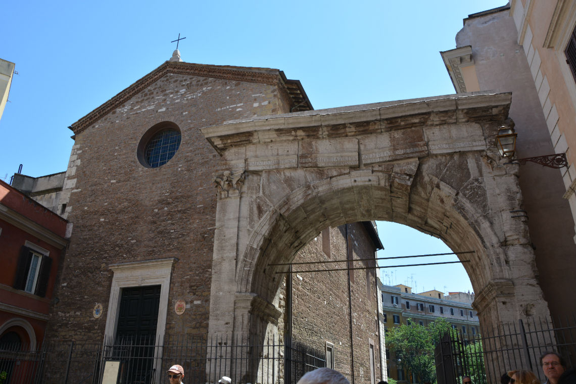 Arco-di-Gallieno-Rione-Monti