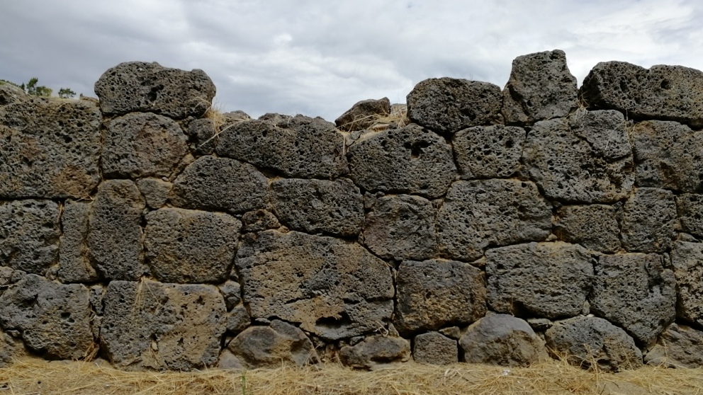 Mura santuario Naxos