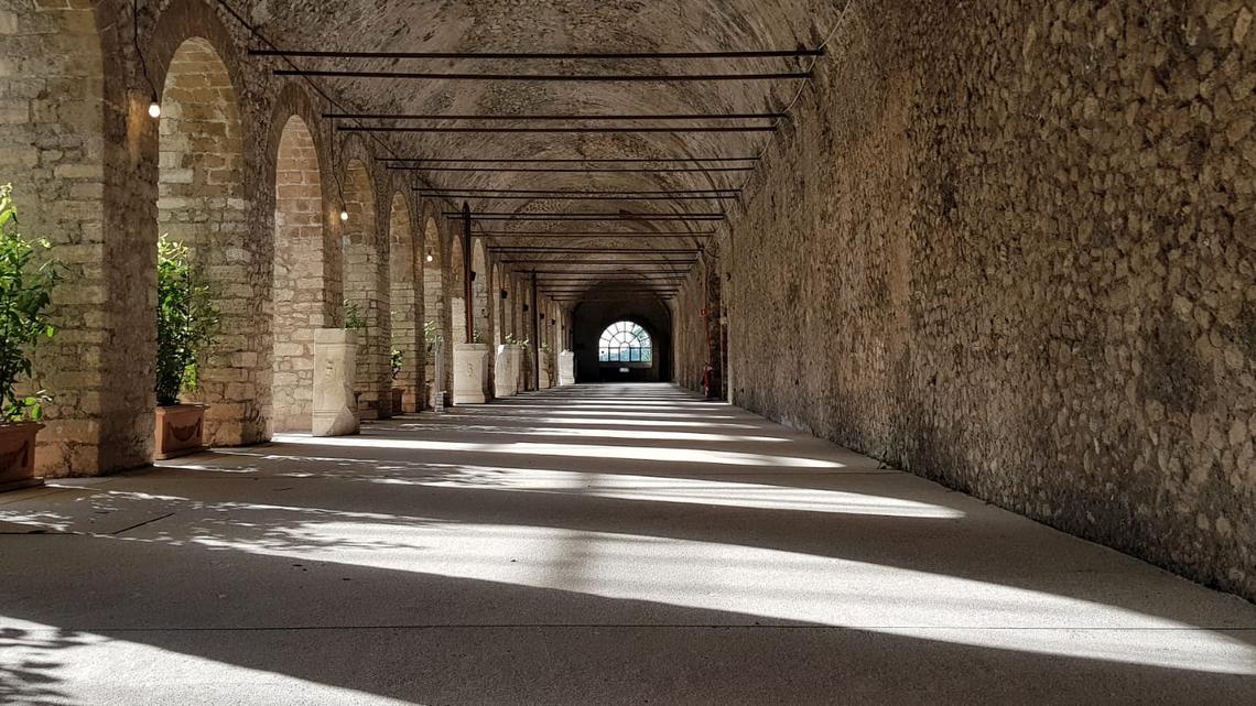 Santuario di Ercole Vincitore - il portico