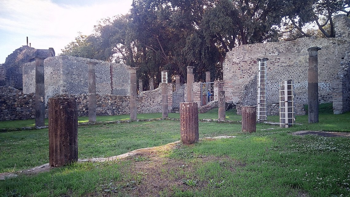 Pompei, la Palestra sannitica - guerriero fantasma